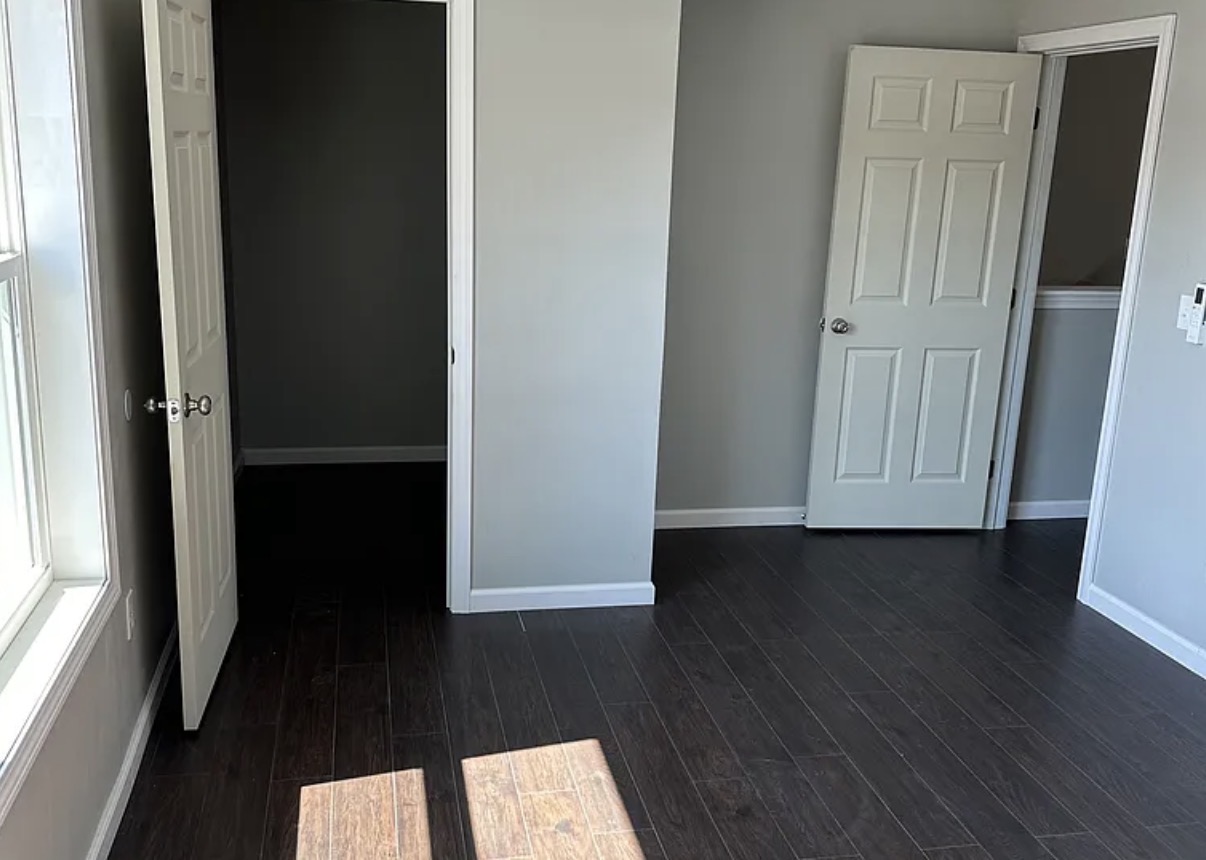 2 Mill Road — bedroom with closet